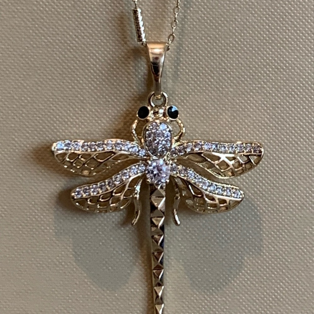 Elegant 14k Gold Plated Dragonfly Pendant Necklace - Picture 3 of 7